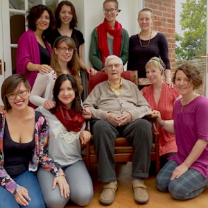 Sangharakshita with Young Women's Dharma Life Course 2016