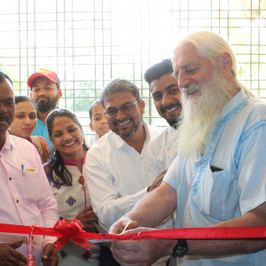 Khemadhamma cutting Ribon